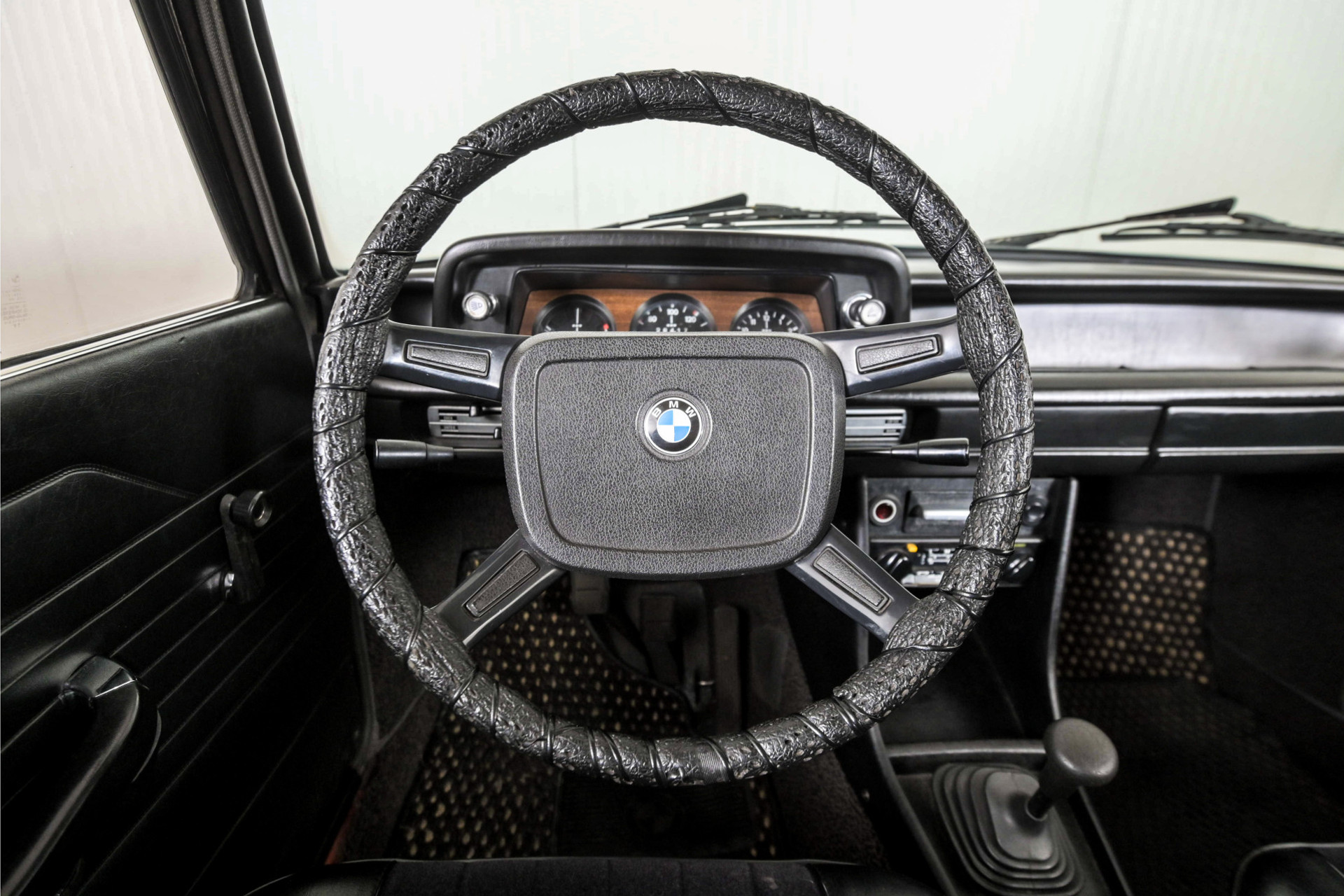 BMW 1502  Foto 6