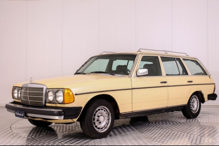Mercedes-Benz 200-serie 300 TD Automaat thumbnail 1