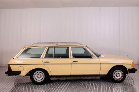 Mercedes-Benz 200-serie 300 TD Automaat thumbnail 13