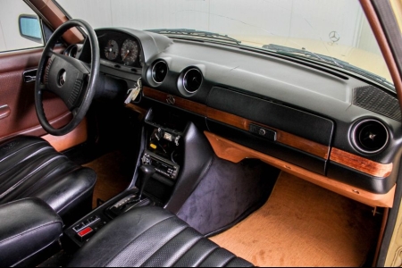 Mercedes-Benz 200-serie 300 TD Automaat thumbnail 16