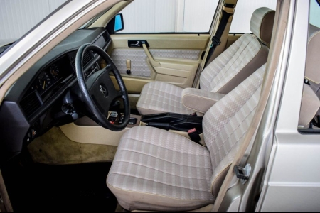 Mercedes-Benz 190D 2.5 turbo Diesel  thumbnail 5