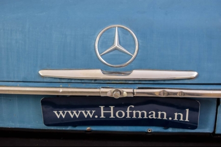 Mercedes-Benz 300d  thumbnail 14