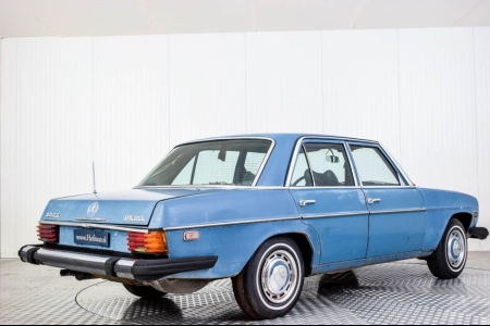 Mercedes-Benz 300d  thumbnail 2