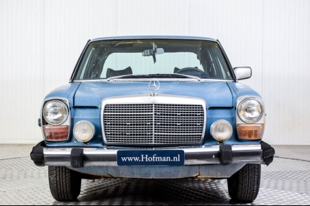 Mercedes-Benz 300d  thumbnail 3