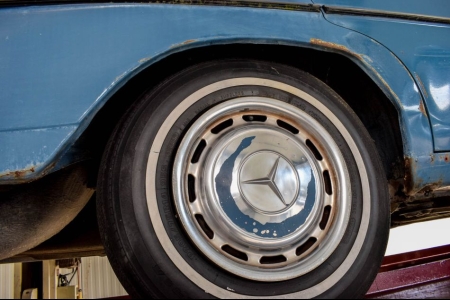 Mercedes-Benz 300d  thumbnail 51