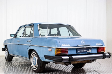 Mercedes-Benz 300d  thumbnail 6