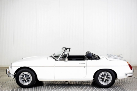 MG B MGB Roadster thumbnail 16
