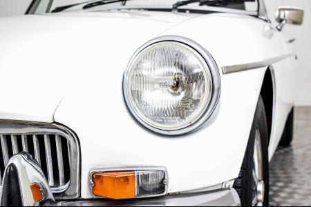 MG B MGB Roadster thumbnail 32