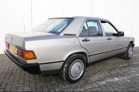 Mercedes-Benz 190D  thumbnail 2