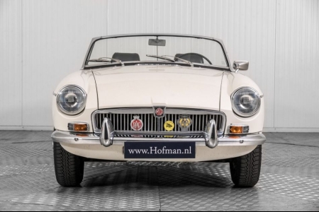 MG B 1.8 Roadster thumbnail 11