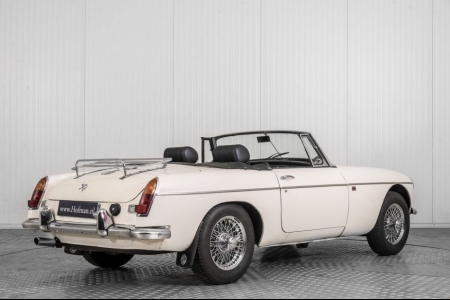 MG B 1.8 Roadster thumbnail 2