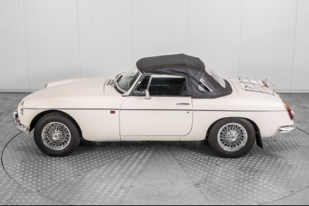 MG B 1.8 Roadster thumbnail 46