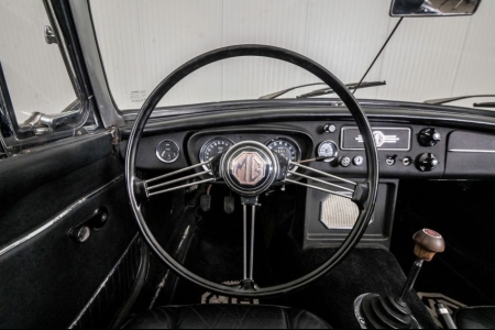 MG B 1.8 Roadster thumbnail 6