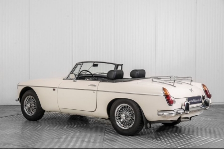 MG B 1.8 Roadster thumbnail 8