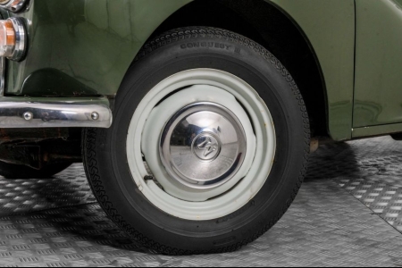 Morris Minor Traveller   thumbnail 4