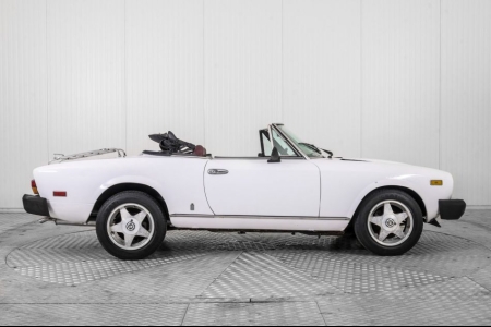 Fiat 124 2000 Sport Spider thumbnail 12