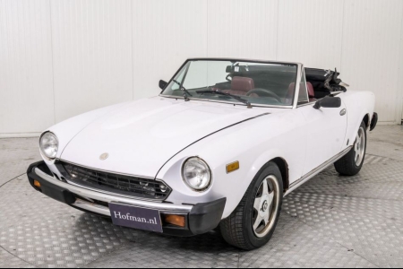 Fiat 124 2000 Sport Spider thumbnail 19