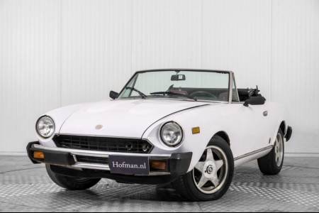 Fiat 124 2000 Sport Spider thumbnail 3