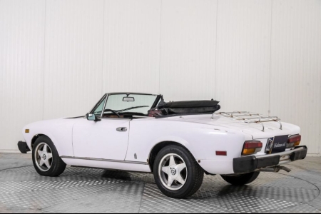 Fiat 124 2000 Sport Spider thumbnail 8