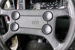 Volkswagen Golf 1 1.8 GTI pirelli thumbnail 21