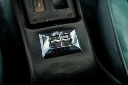 Chevrolet Camaro V8 automatic thumbnail 38