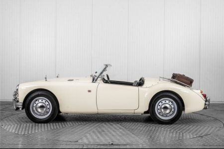 MG MGA 1600 . thumbnail 11