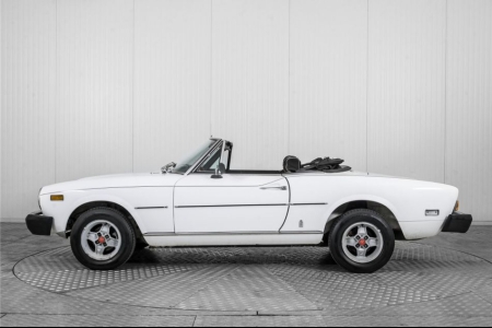 Fiat 124 Spider . thumbnail 10