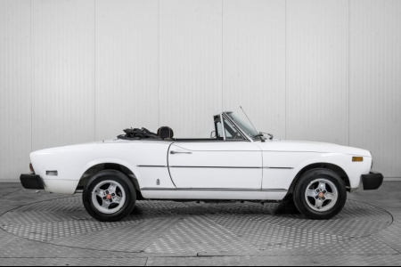 Fiat 124 Spider . thumbnail 11