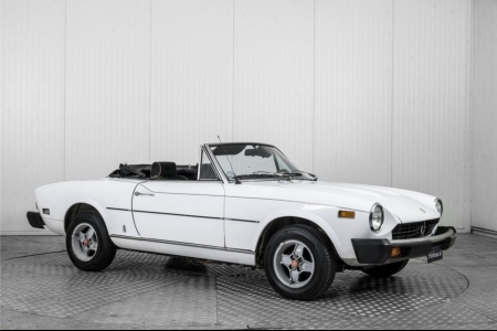Fiat 124 Spider . thumbnail 6