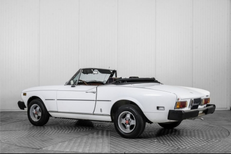 Fiat 124 Spider . thumbnail 7