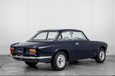 Alfa Romeo GT 1300 Junior only 2 owners thumbnail 2