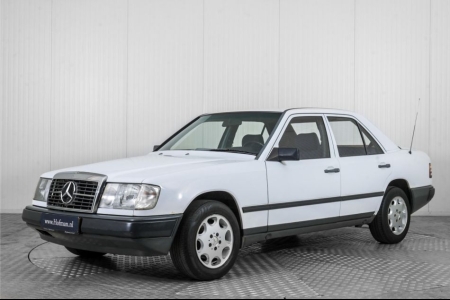 Mercedes-Benz 200-serie 200 E W124 thumbnail 1