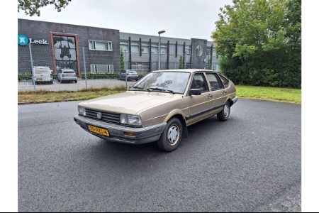 Volkswagen Passat 1.6 TD 5 bak