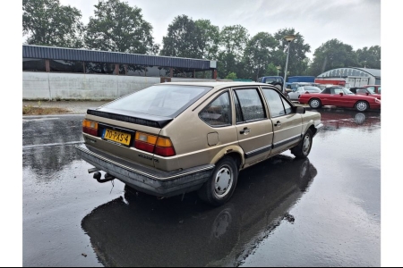 Volkswagen Passat 1.6 TD 5 bak thumbnail 2