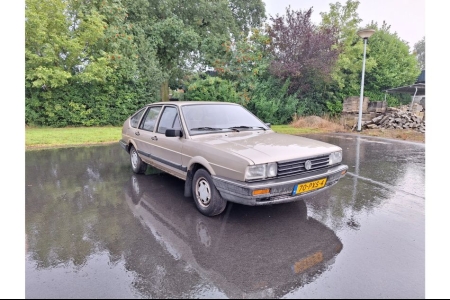 Volkswagen Passat 1.6 TD 5 bak thumbnail 4