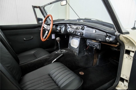 MG B 1.8 Roadster thumbnail 12