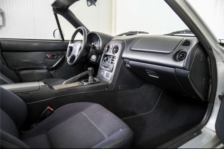 Mazda MX-5 1.6i thumbnail 12