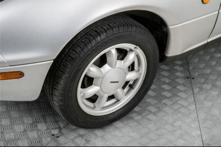 Mazda MX-5 1.6i thumbnail 23
