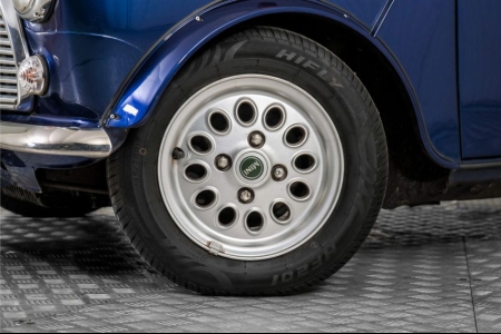 MINI 1.3 MPi Cooper maar 24489 km!  thumbnail 4