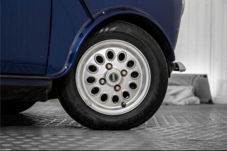MINI 1.3 MPi Cooper maar 24489 km!  thumbnail 44
