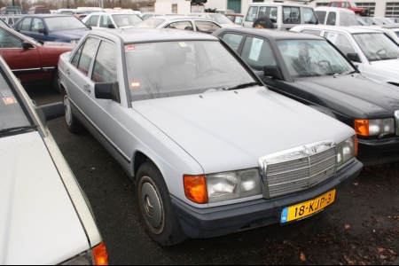 Mercedes-Benz 190D  thumbnail 2