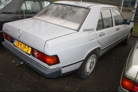 Mercedes-Benz 190D  thumbnail 3