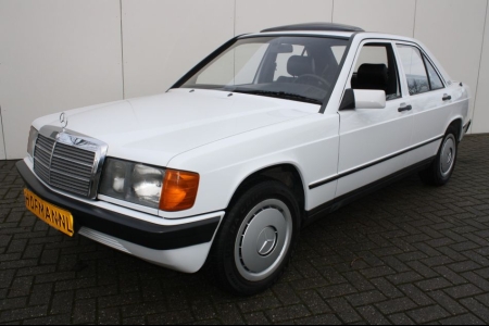 Mercedes-Benz 190D 