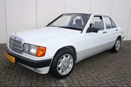 Mercedes-Benz 190 2.0 E automaat thumbnail 1