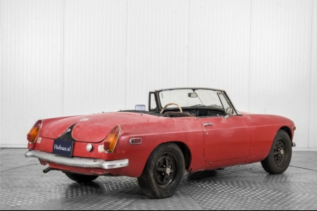 MG B  thumbnail 2