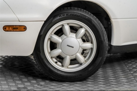 Mazda MX-5 1.6i-16V Miata thumbnail 4