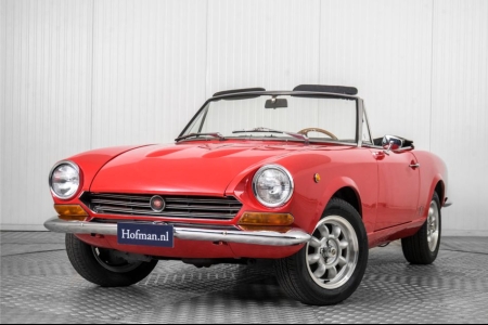 Fiat 124 Spider thumbnail 3