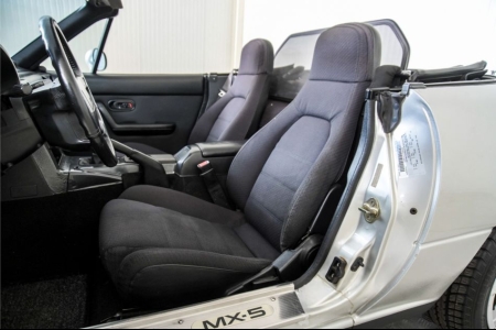 Mazda MX-5 Miata 1.6i 16V thumbnail 24