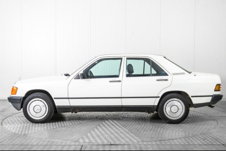 Mercedes-Benz 190D 2.0 Wegenbelastingvrij thumbnail 9