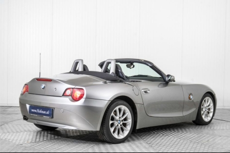 BMW Z4 Roadster 2.2i Pure thumbnail 2